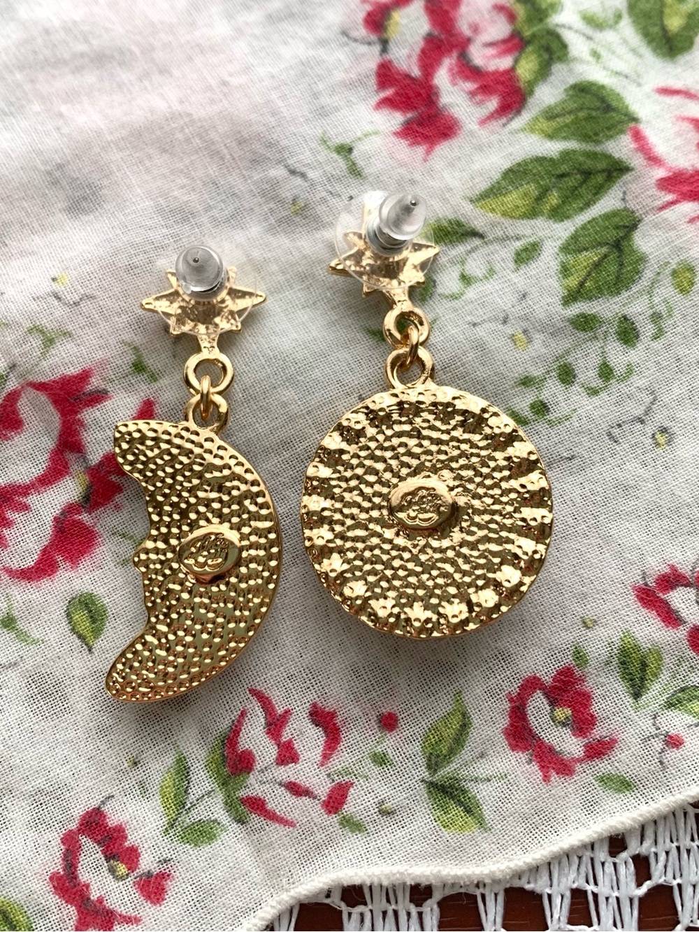 Kirk’s Folly White Moon Face Vintage/Retro Style Earrings - Picture 4 of 4